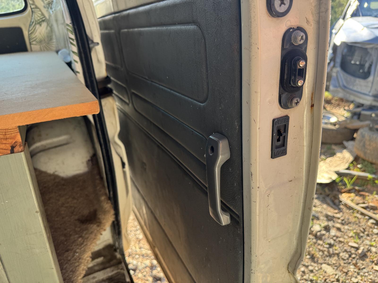 View Auto part Door Trim MITSUBISHI L300 2009