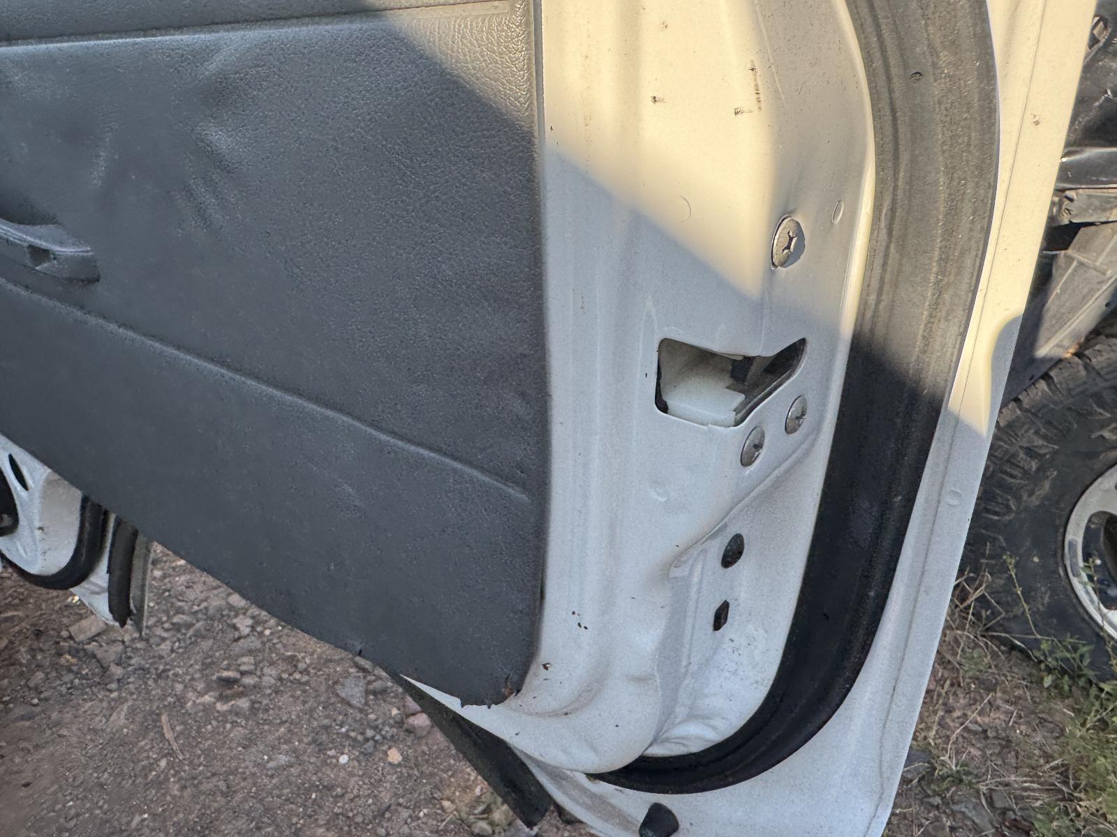 View Auto part Door/Boot/Gate Lock MITSUBISHI L300 2009