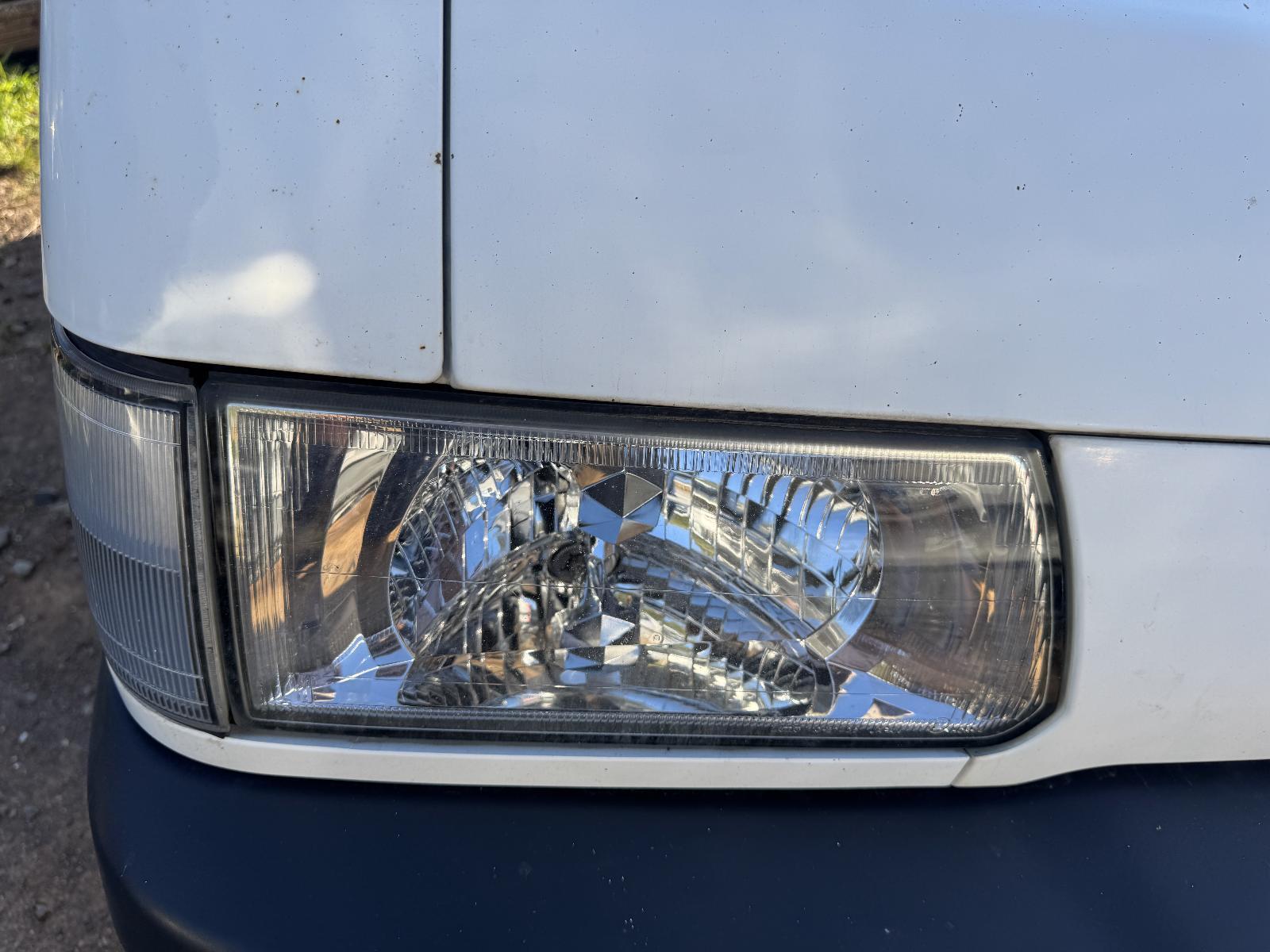 View Auto part Right Headlamp MITSUBISHI L300 2009