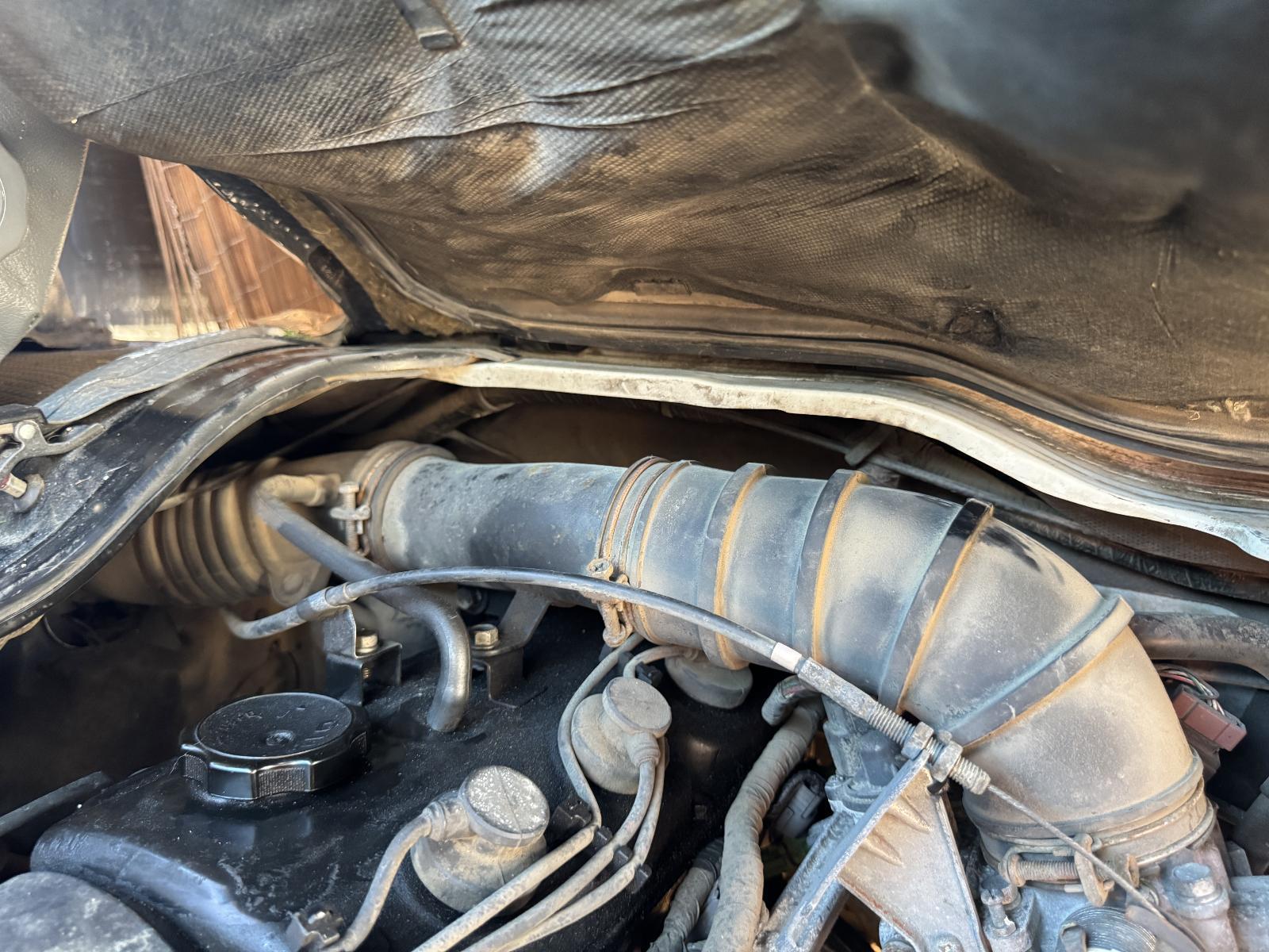 View Auto part Air Cleaner Duct/Hos MITSUBISHI L300 2009