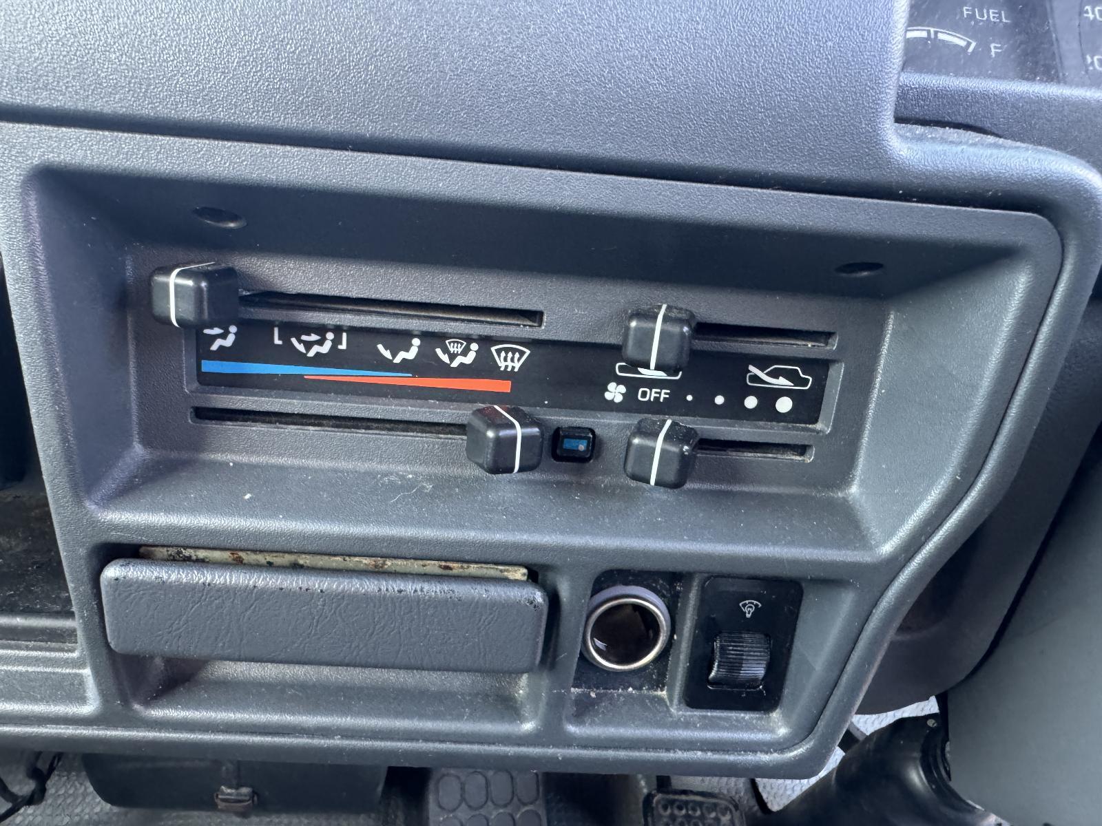 View Auto part Heater/Ac Controls MITSUBISHI L300 2009