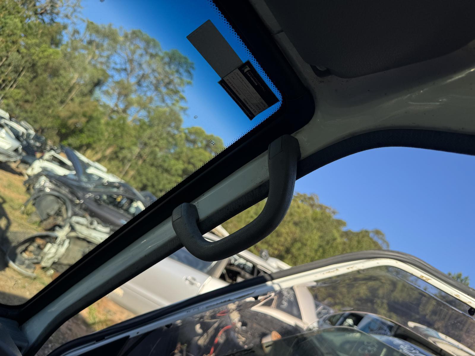 View Auto part Grab Handle MITSUBISHI L300 2009