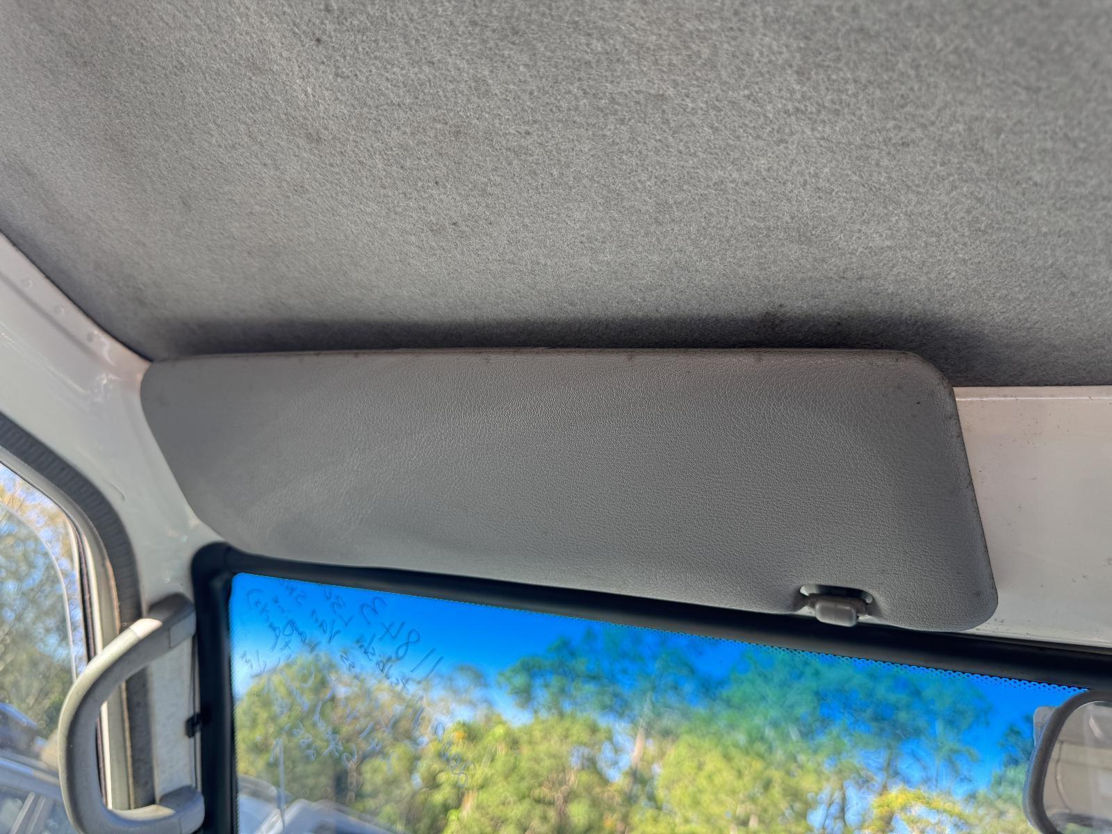 View Auto part Sunvisor MITSUBISHI L300 2009