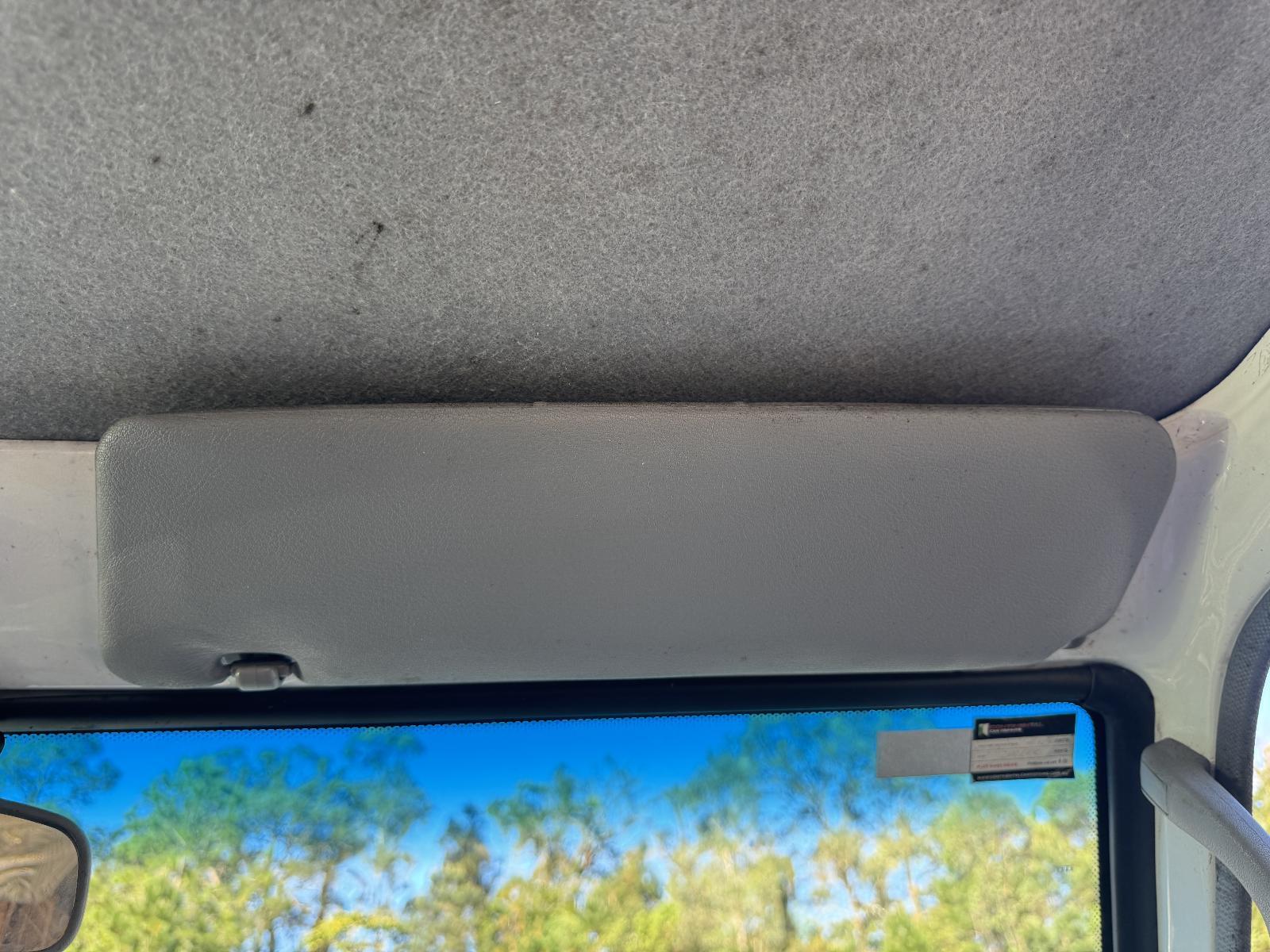 View Auto part Sunvisor MITSUBISHI L300 2009