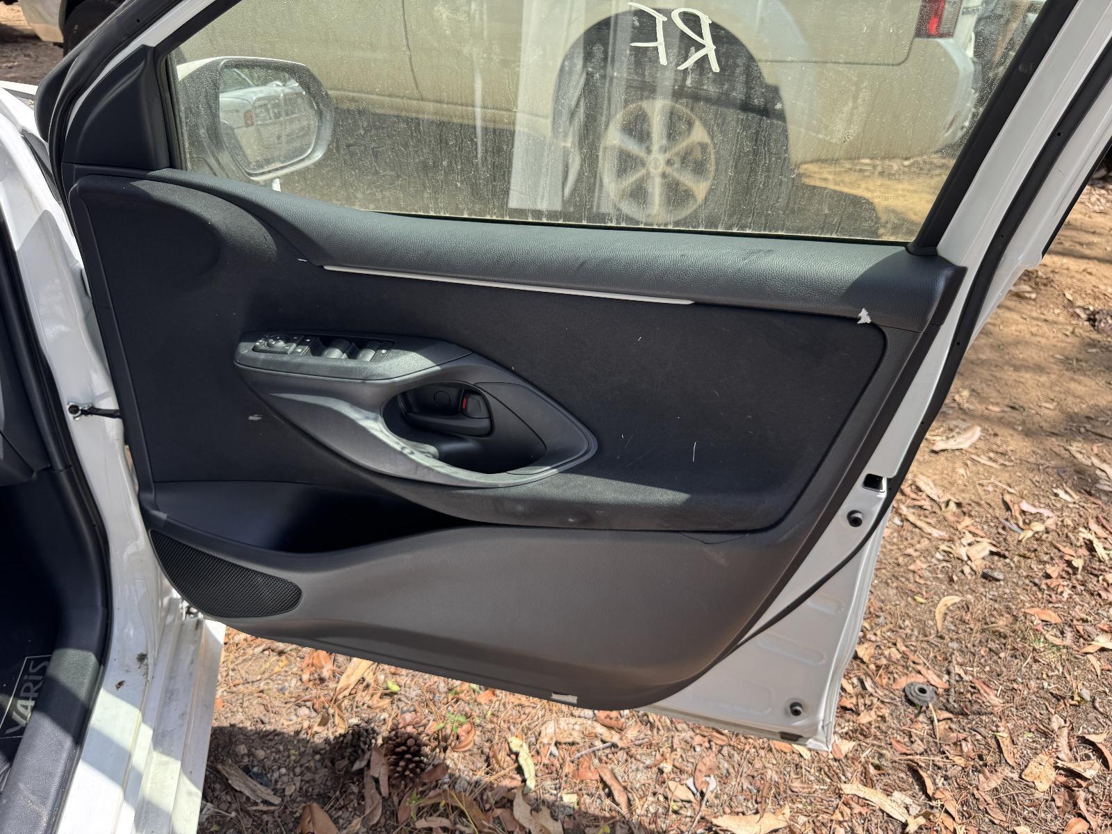 View Auto part Right Front Window Reg/Motor TOYOTA YARIS 2024