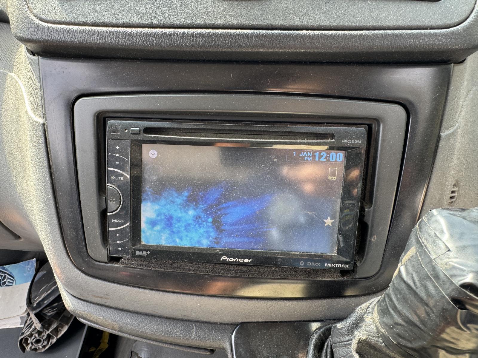 View Auto part Radio/Cd/Dvd/Sat/Tv MERCEDES VITO 2005