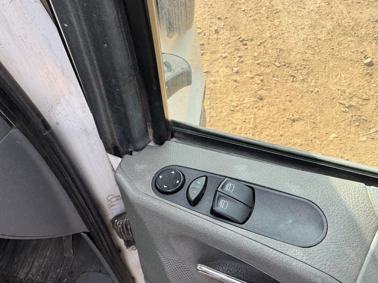 View Auto part Pwr Dr Wind Switch MERCEDES VITO 2005