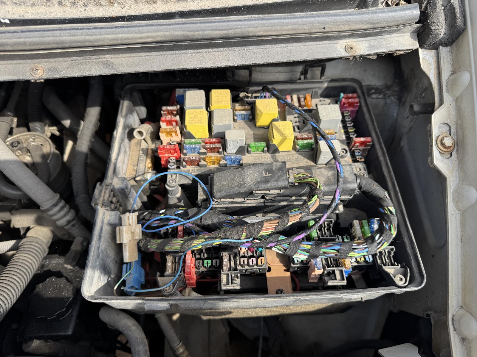 View Auto part Fuse Box MERCEDES VITO 2005