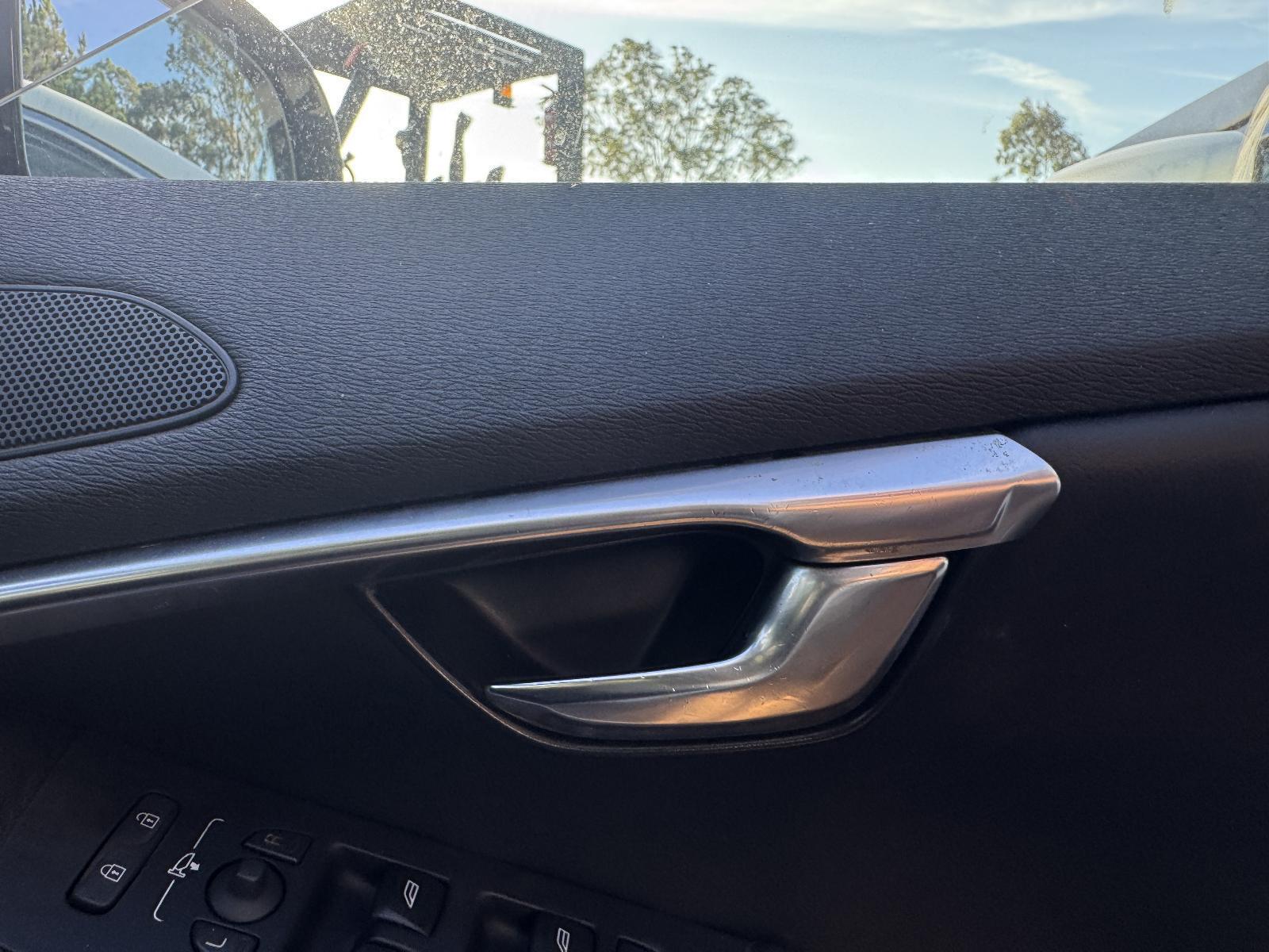 View Auto part Door Handle Volvo S40 2015