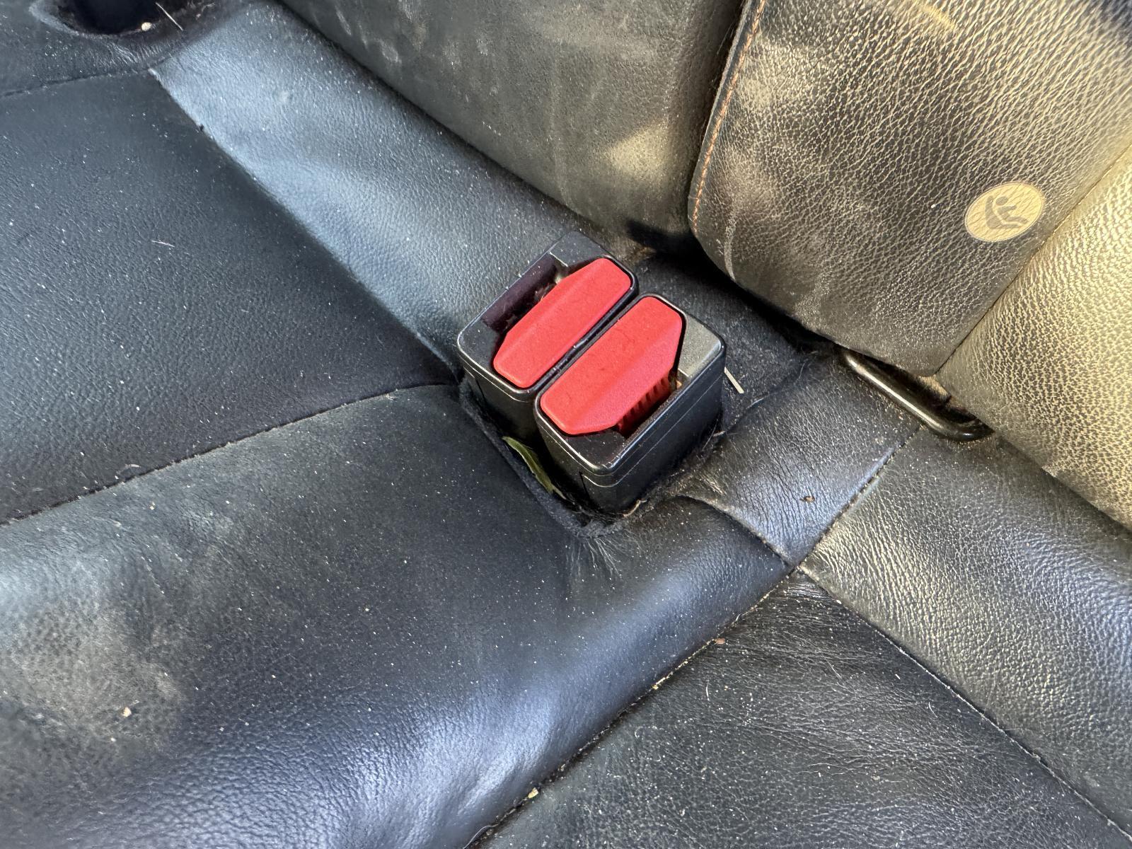 View Auto part Seatbelt/Stalk Volvo S40 2015