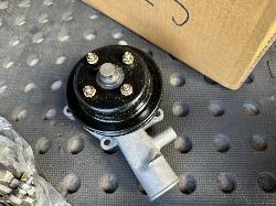 View Auto part Water Pump Toyota Landcruiser 1984