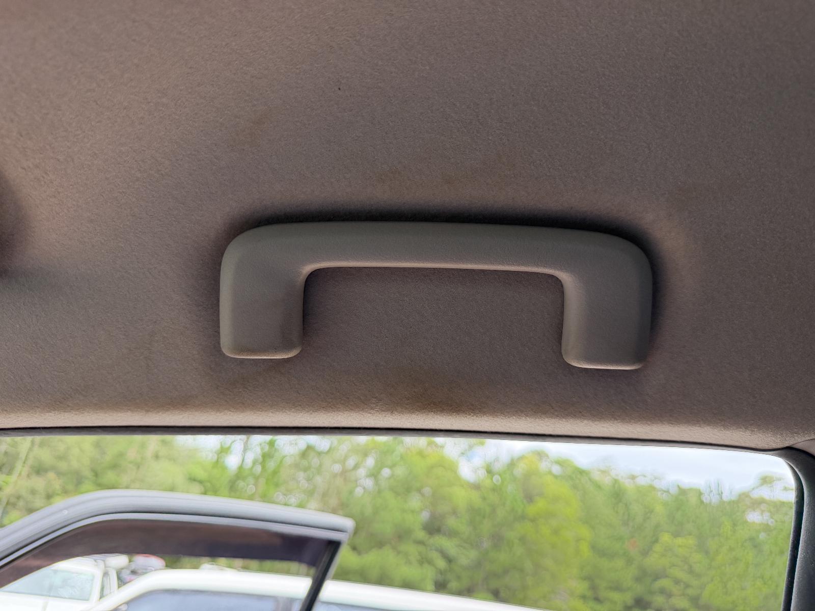 View Auto part Grab Handle Mitsubishi Pajero 2010
