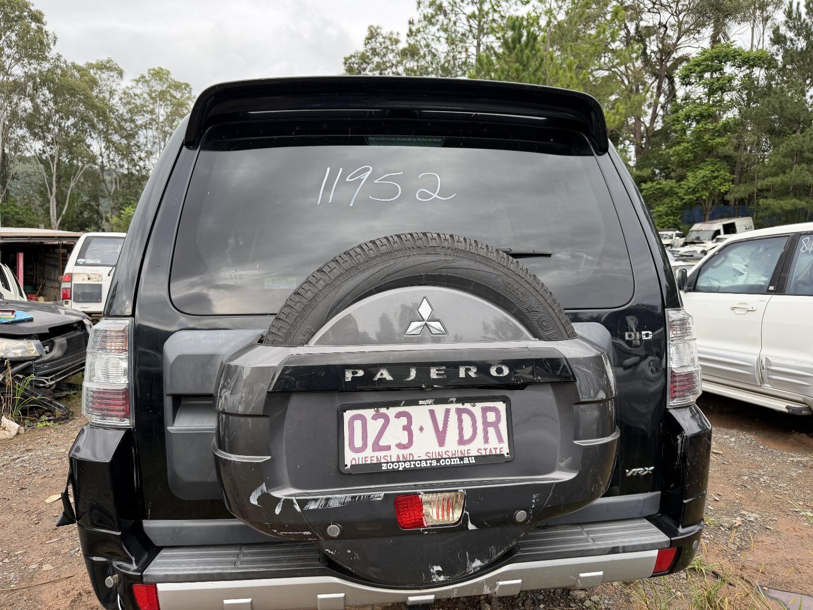 View Auto part High Level Stoplight Mitsubishi Pajero 2010