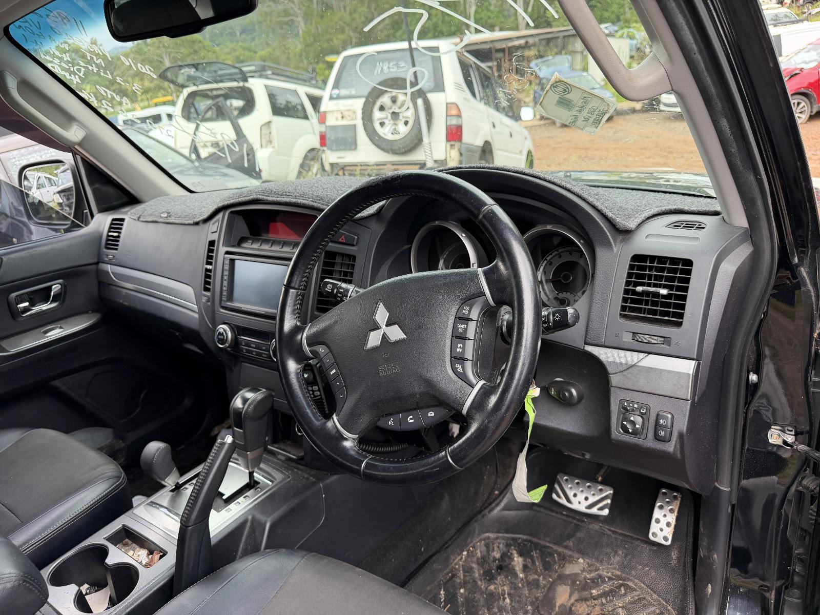 View Auto part Misc Mitsubishi Pajero 2010
