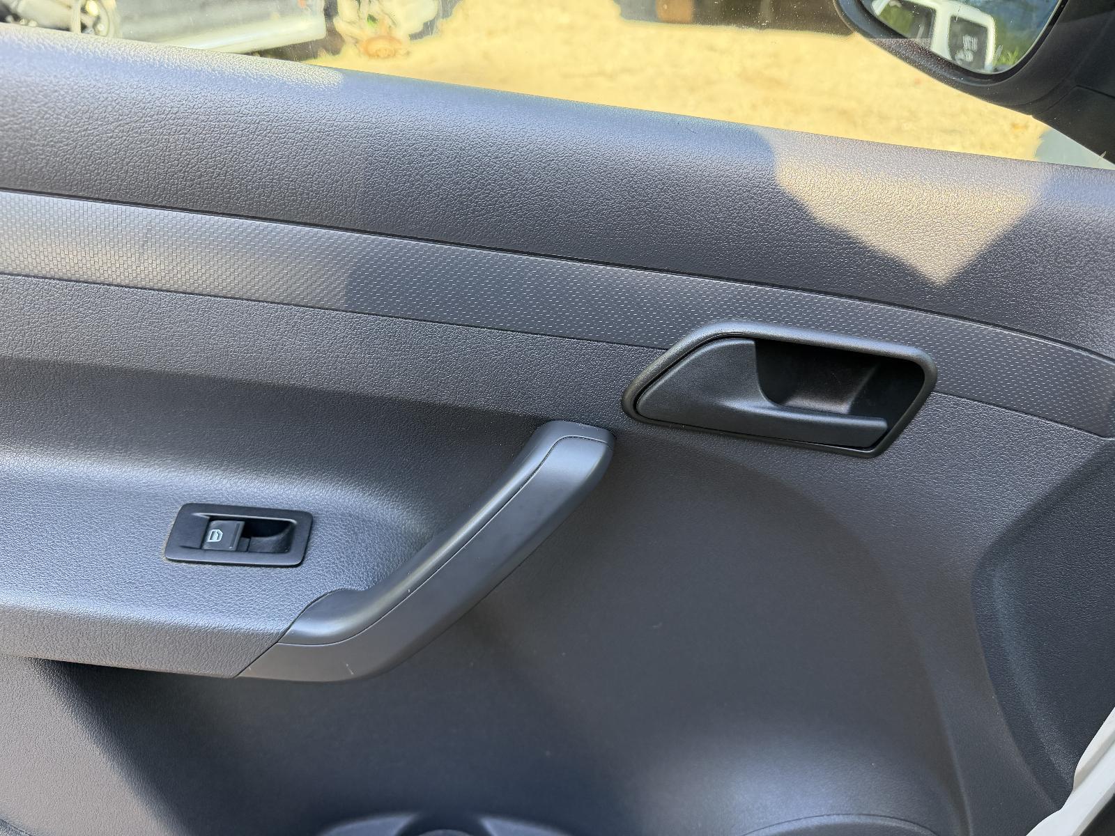 View Auto part Door Handle Volkswagen Caddy 2013