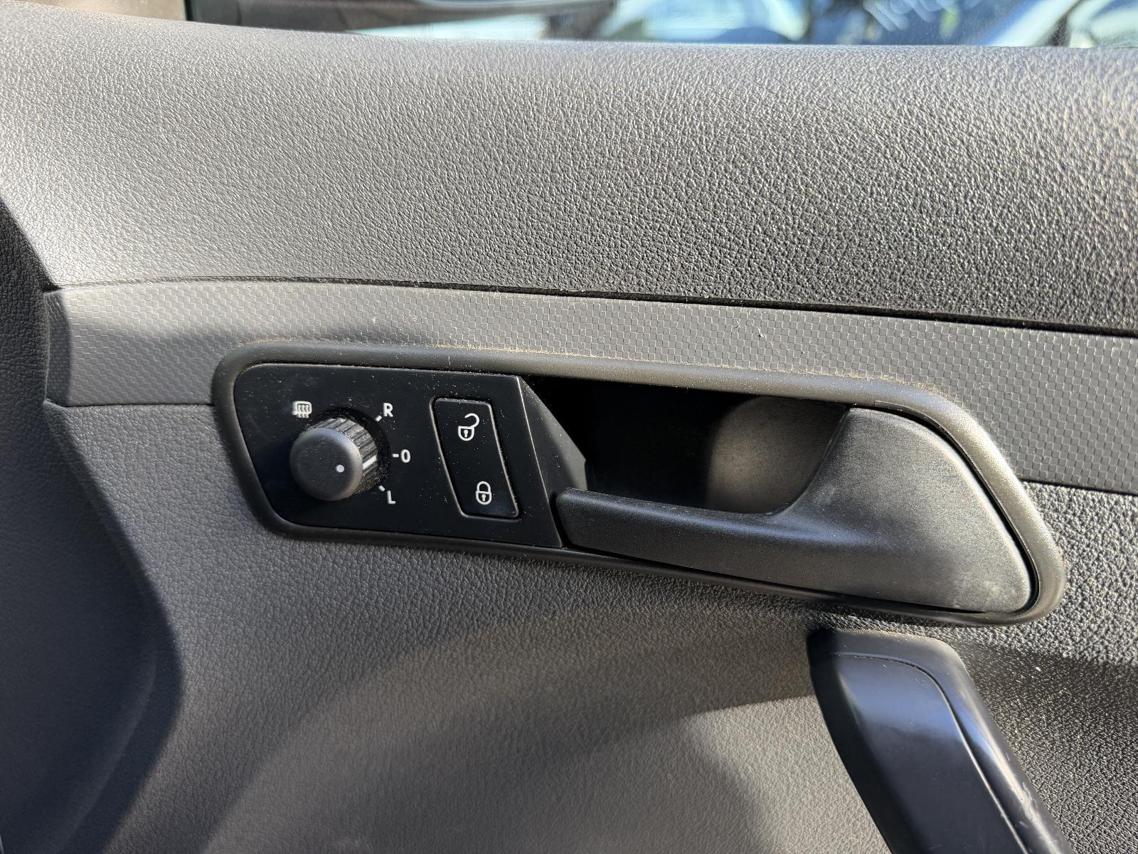 View Auto part Door Handle Volkswagen Caddy 2013