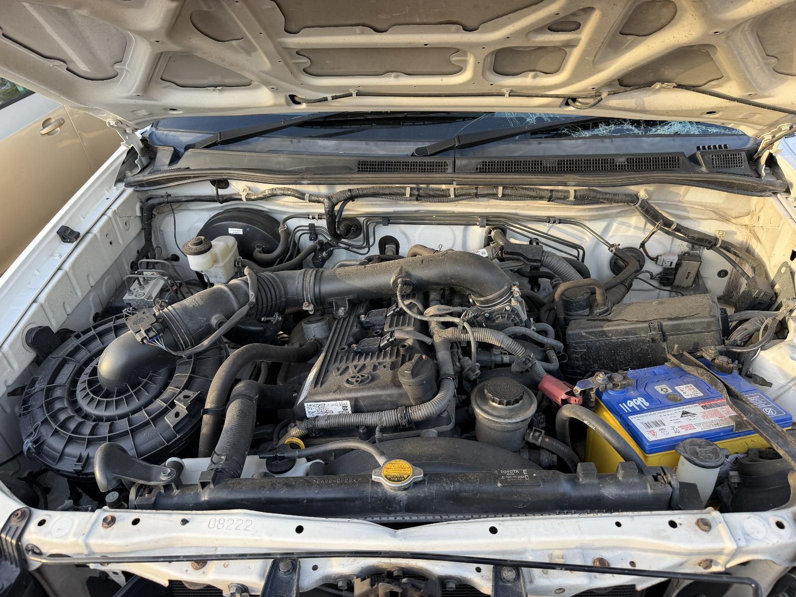 View Auto part Tyre Toyota Hilux 2013