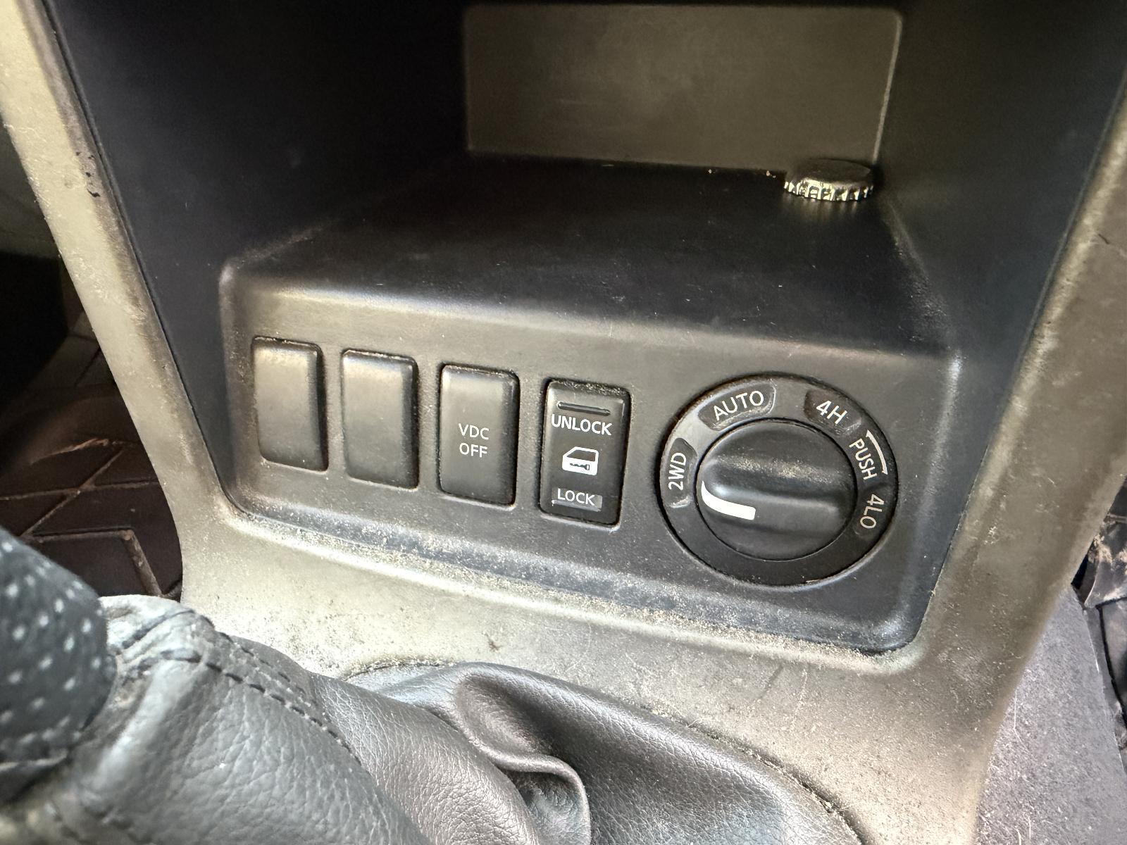 View Auto part Misc Switch/Relay Nissan Pathfinder 2010