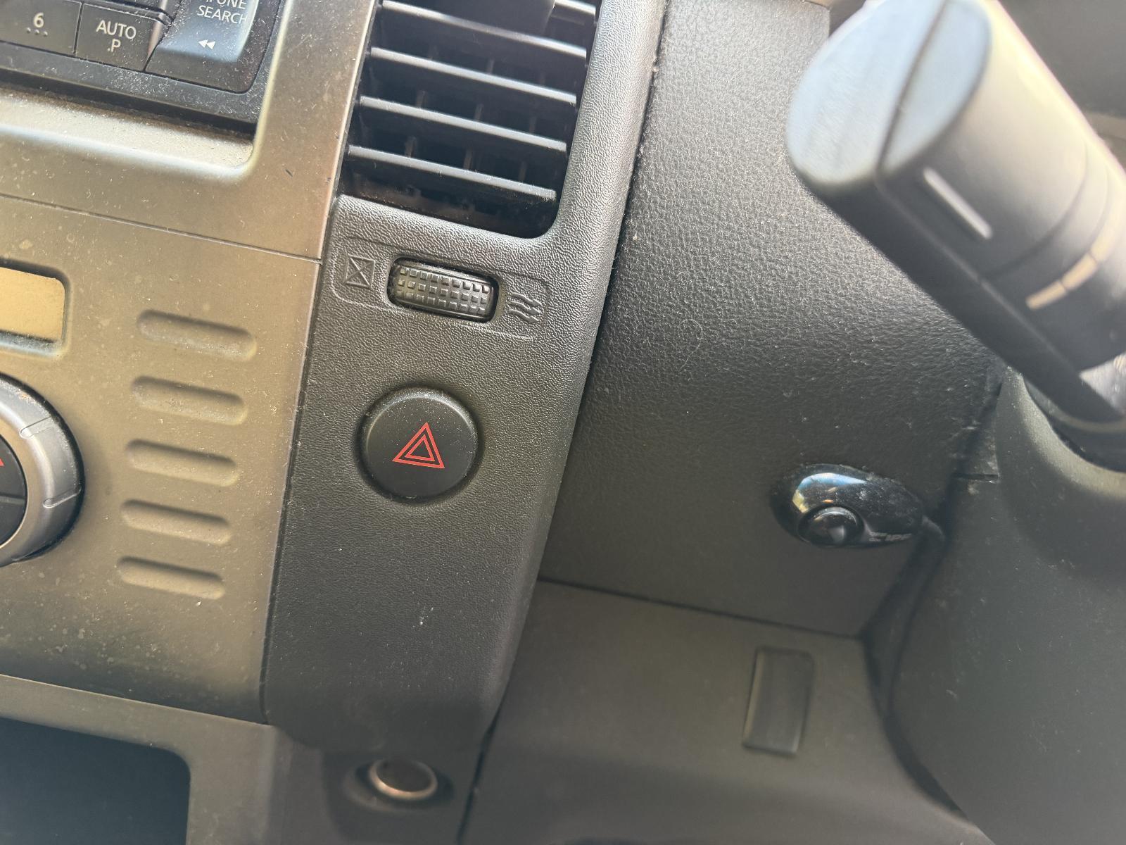 View Auto part Misc Switch/Relay Nissan Pathfinder 2010