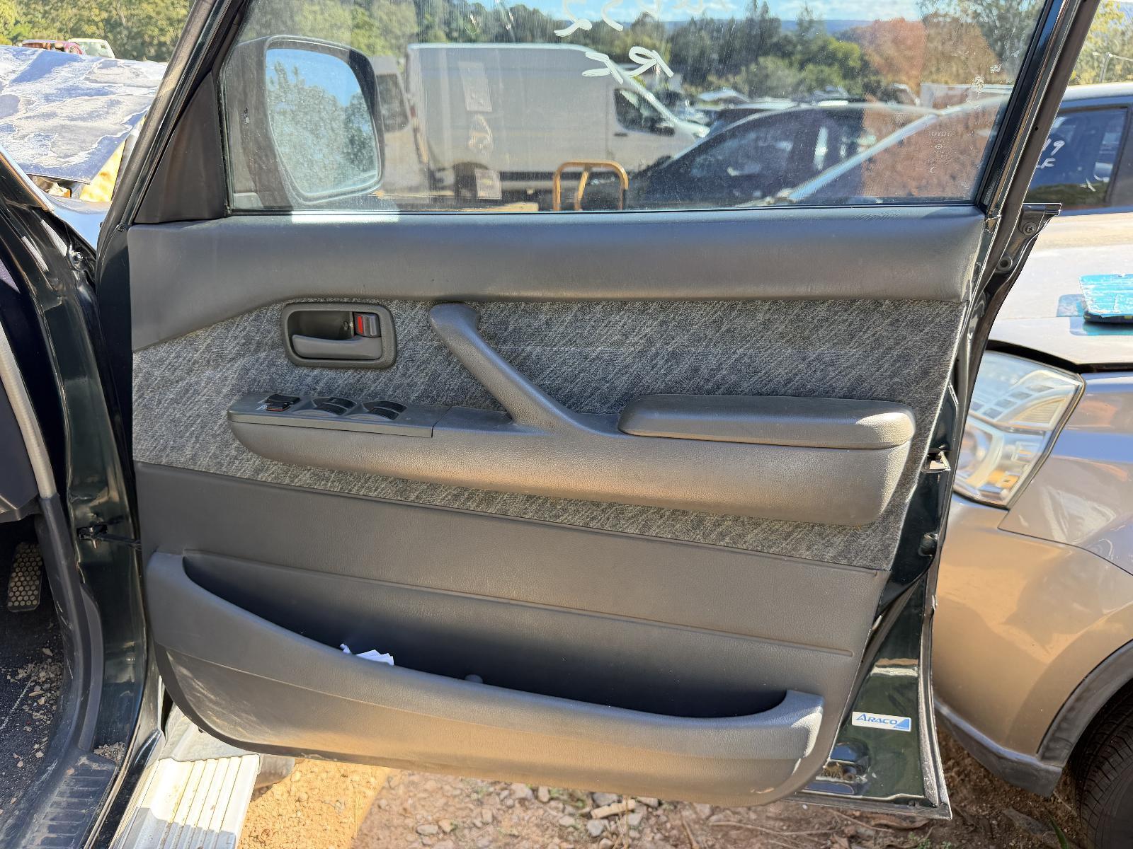View Auto part Door Handle Toyota Landcruiser 1997