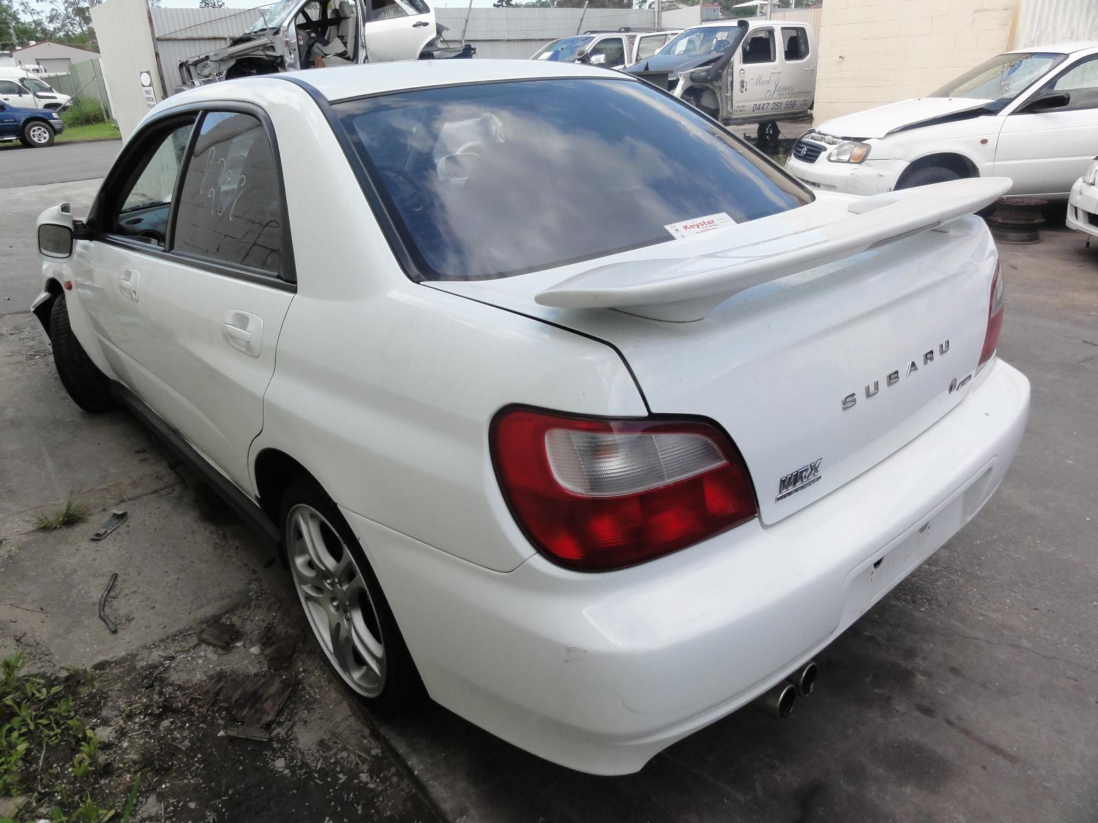 View SUBARU IMPREZA 2001   Breaking