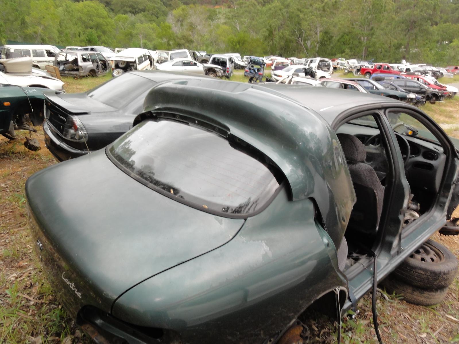 View HYUNDAI LANTRA 1995   Breaking