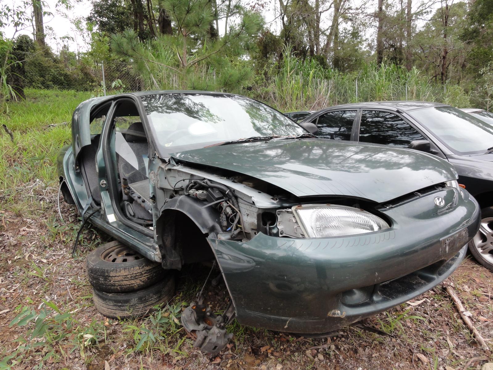 View HYUNDAI LANTRA 1995   Breaking