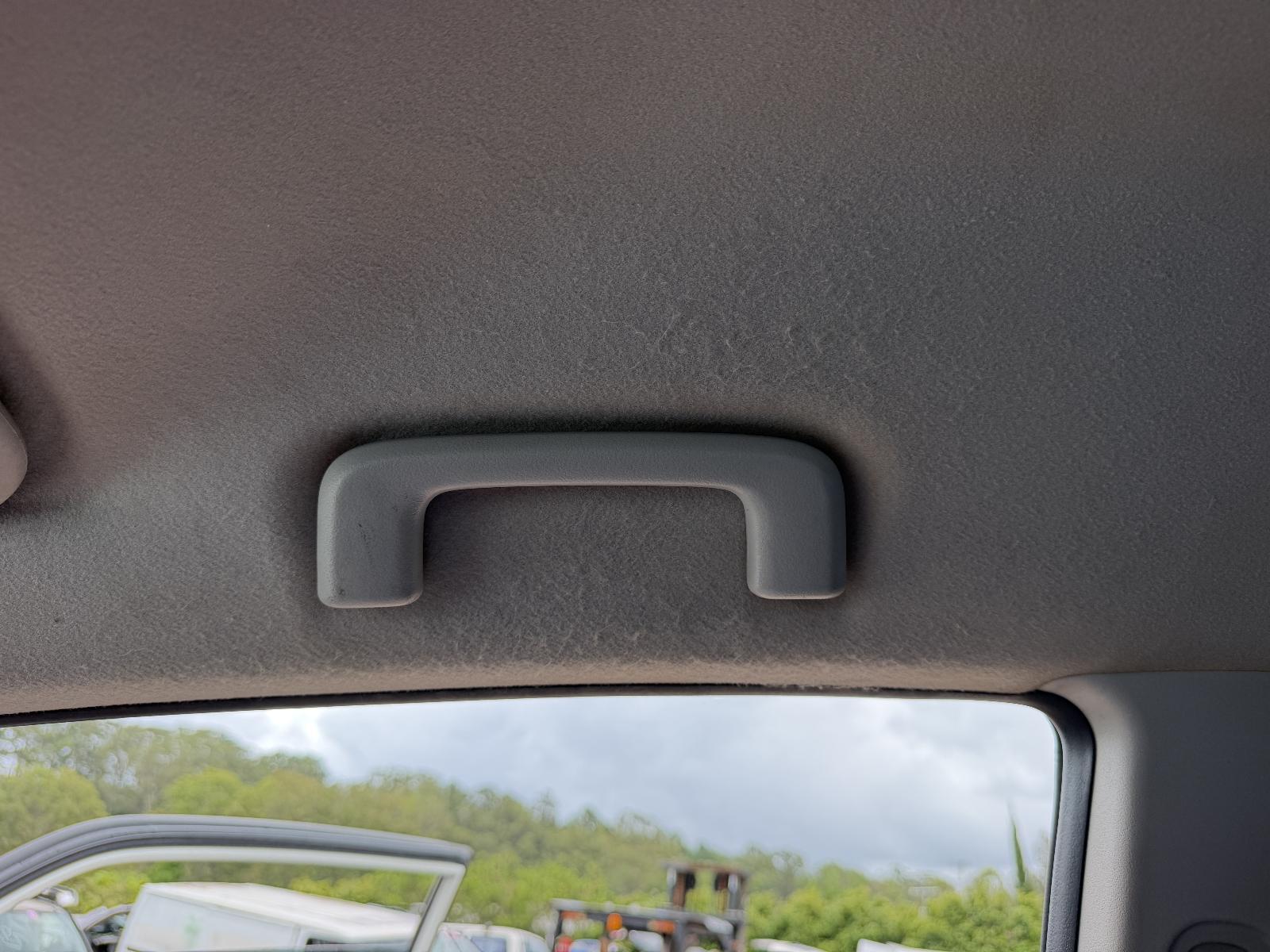 View Auto part Grab Handle Mitsubishi Pajero 2012
