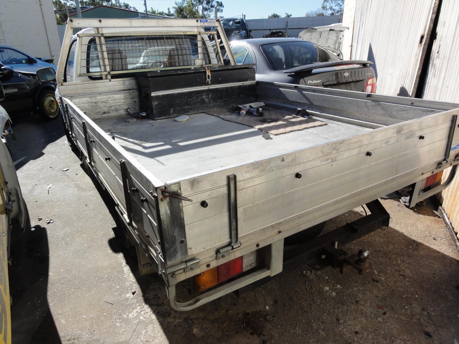 View MAZDA BRAVO 2002   Breaking