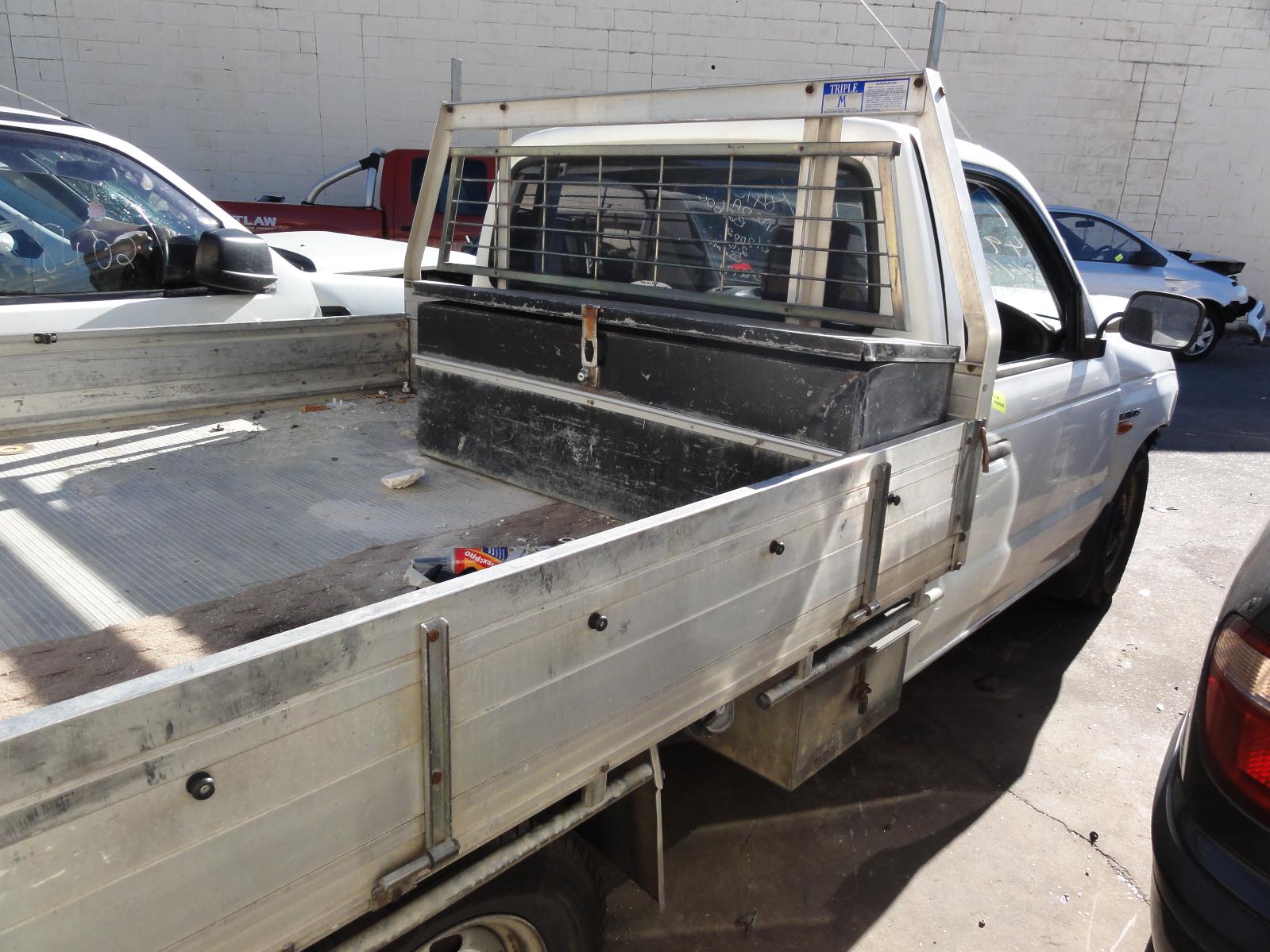 View MAZDA BRAVO 2002   Breaking