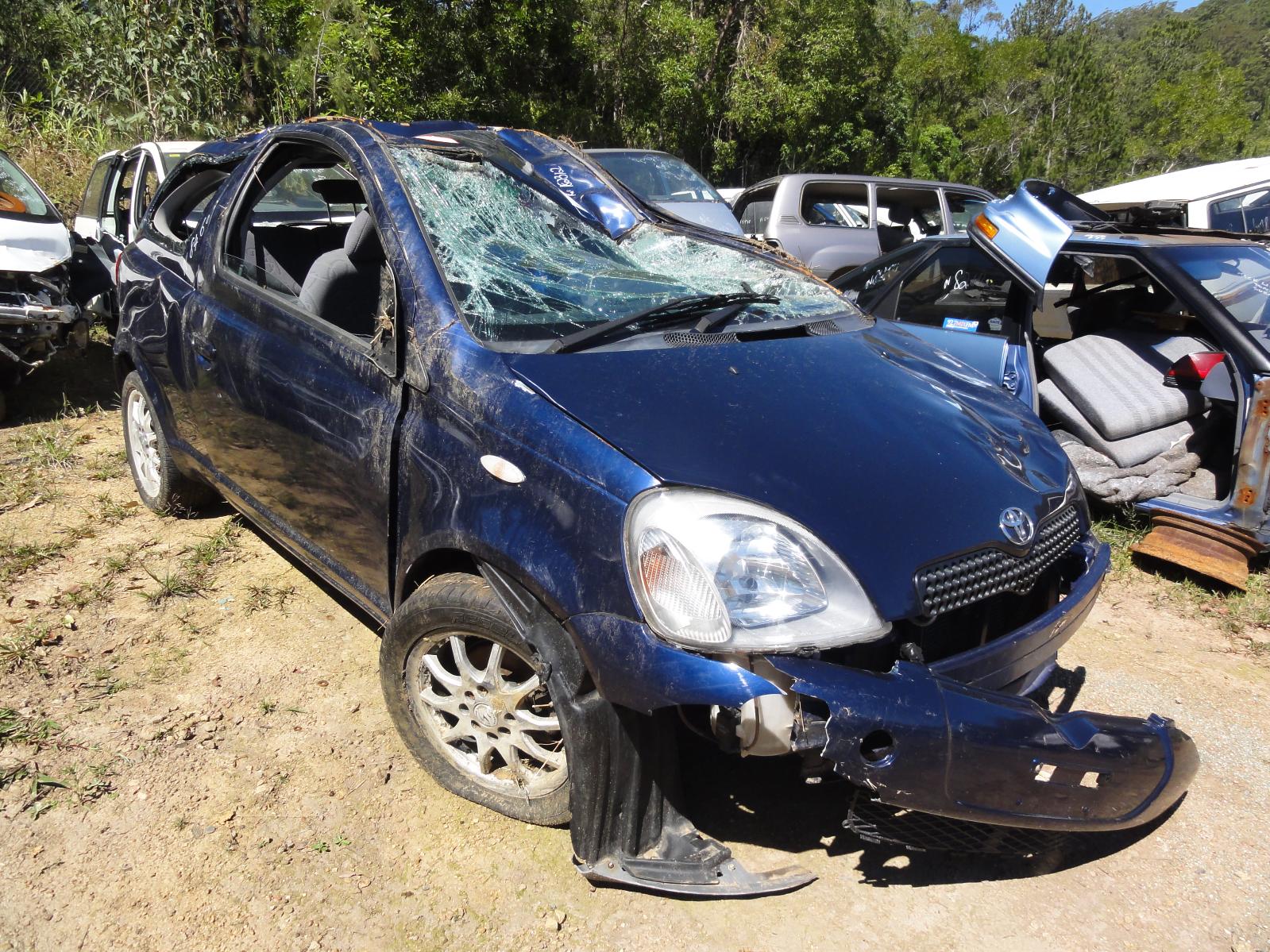 View TOYOTA ECHO 1999 3 Door Hatchback Breaking