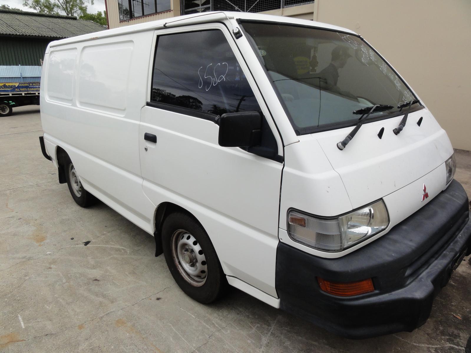 Image for a MITSUBISHI L300 2002   Breaking