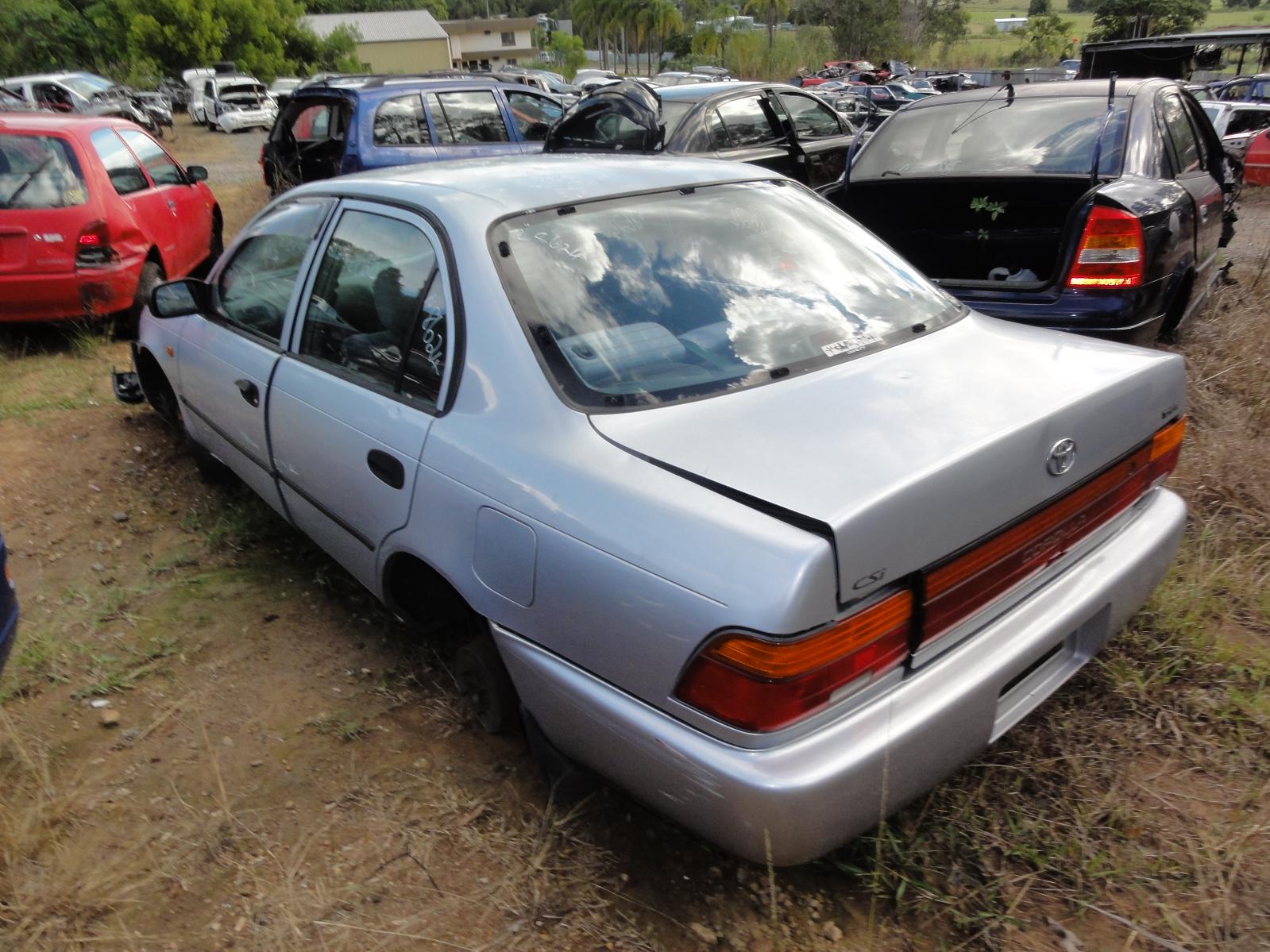 View TOYOTA COROLLA 1998   Breaking