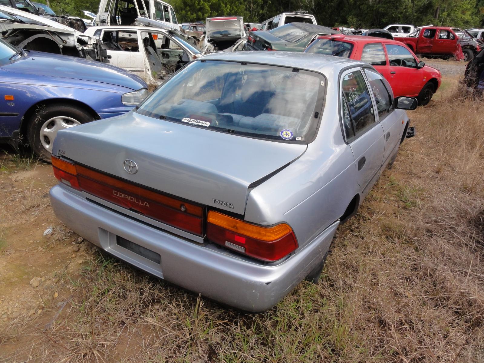 View TOYOTA COROLLA 1998   Breaking