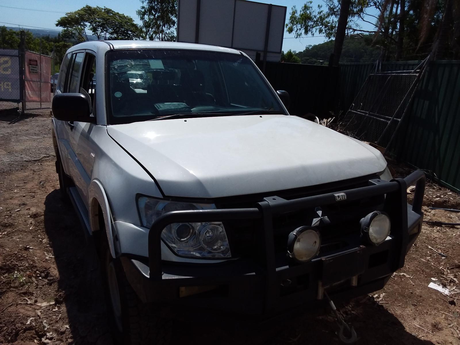2011 Mitsubishi Pajero Pedal Assembly View Auto part Pedal Assembly Mitsubishi Pajero 2011