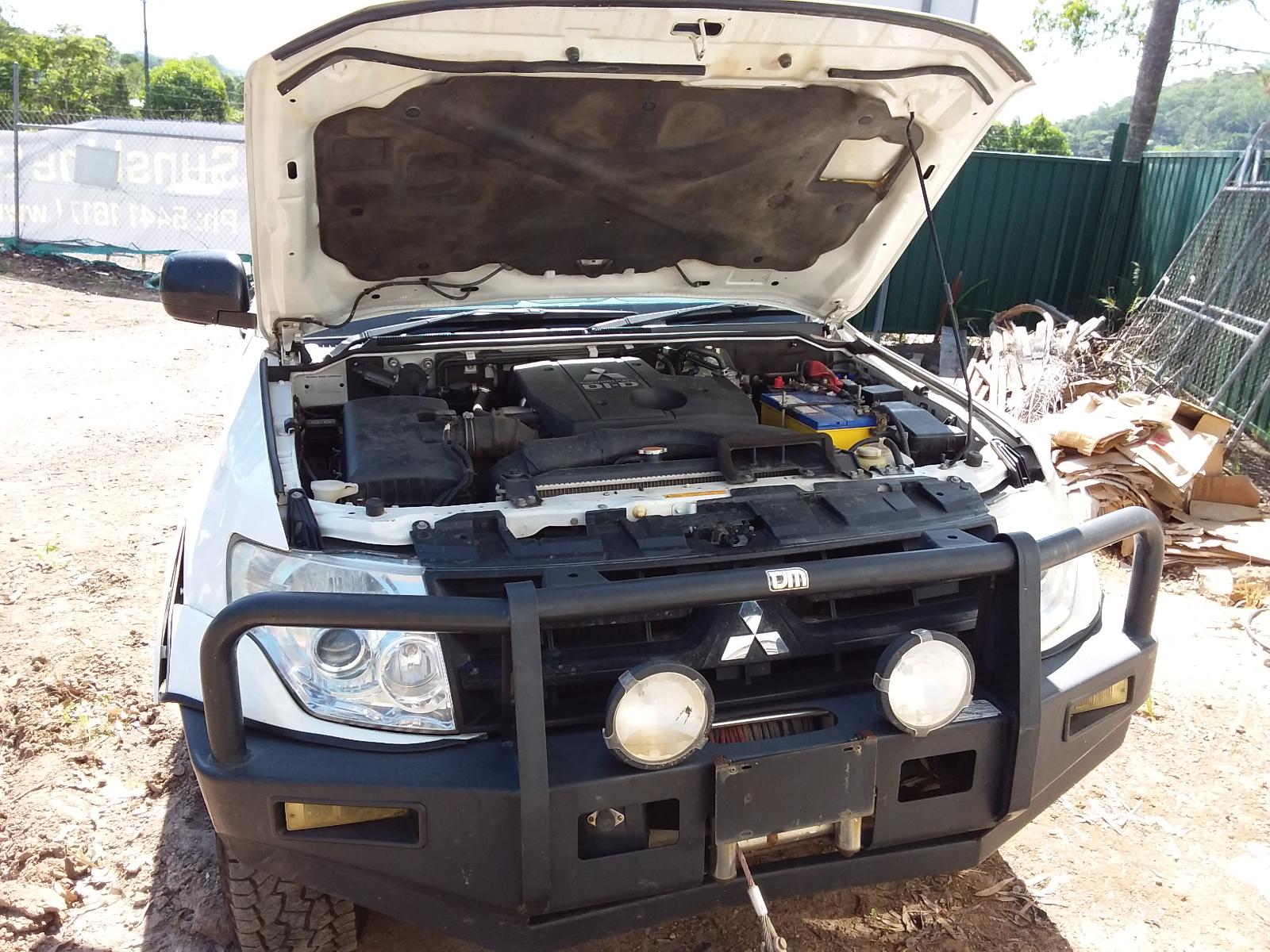 2011 Mitsubishi Pajero Pedal Assembly View Auto part Pedal Assembly Mitsubishi Pajero 2011