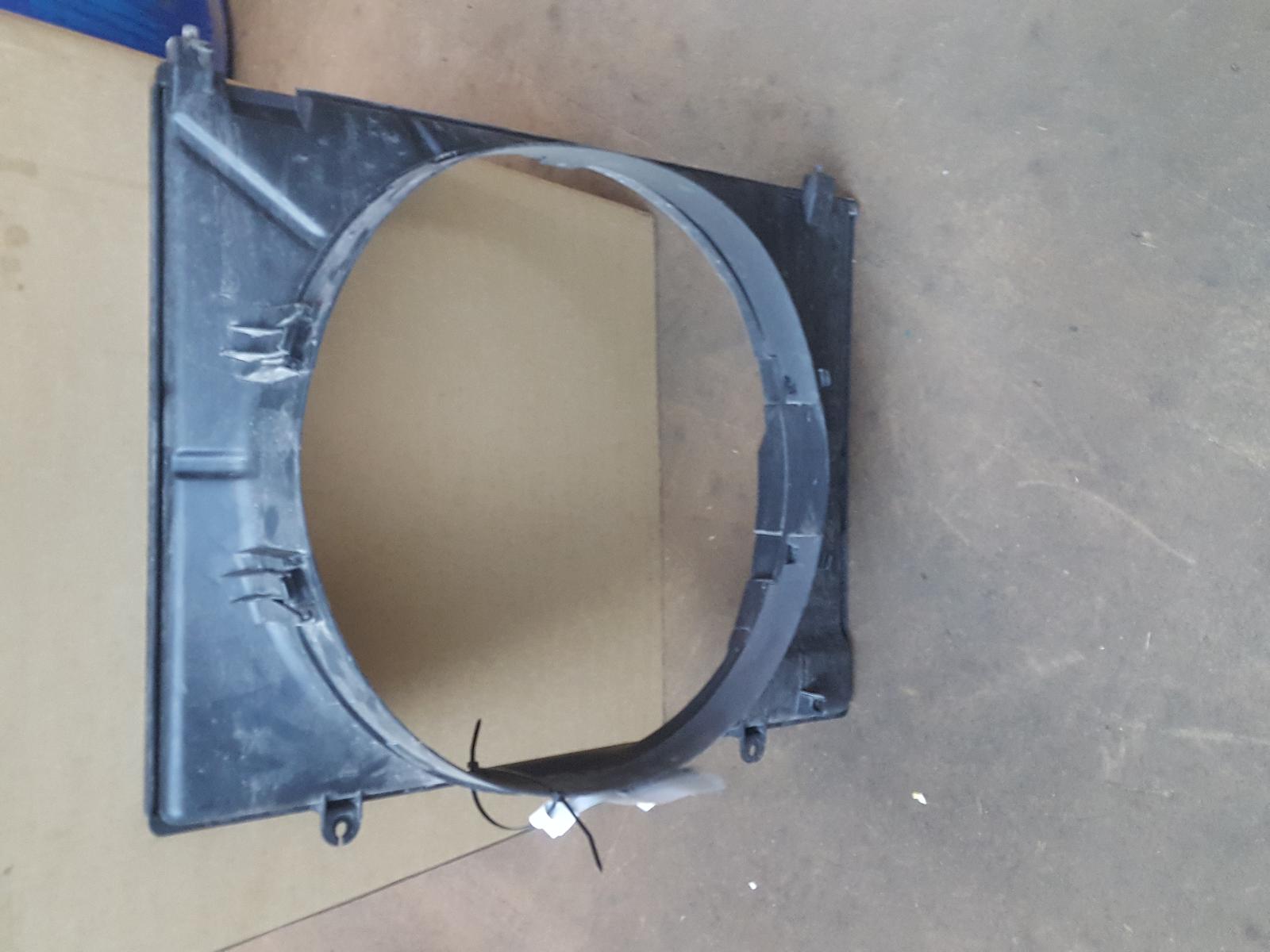 View Auto part Fan Shroud Mitsubishi Pajero 2015