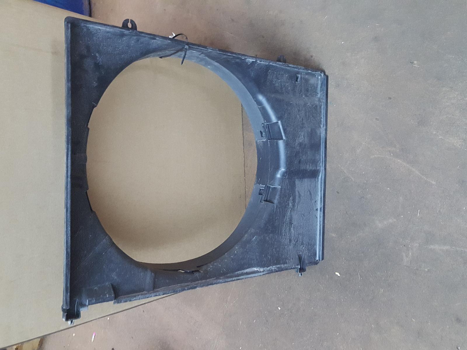 View Auto part Fan Shroud Mitsubishi Pajero 2015