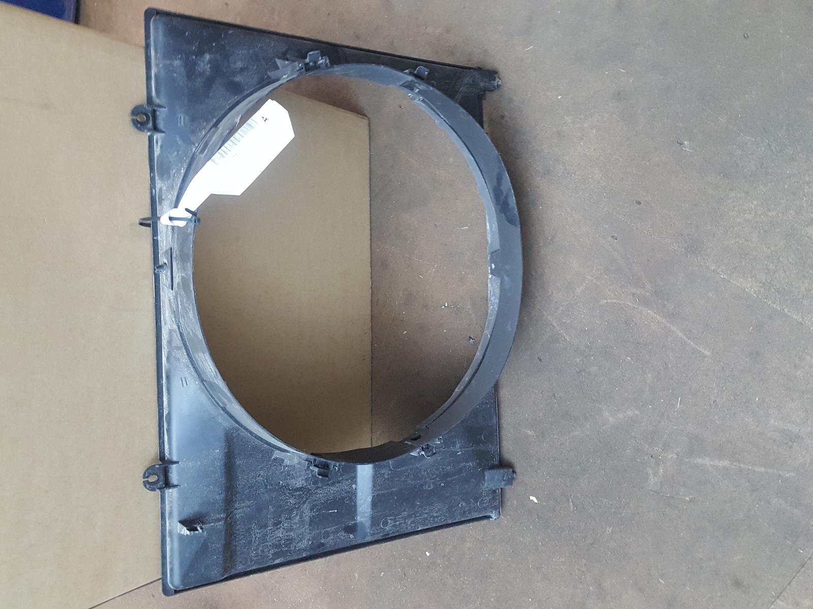 View Auto part Fan Shroud Mitsubishi Pajero 2015