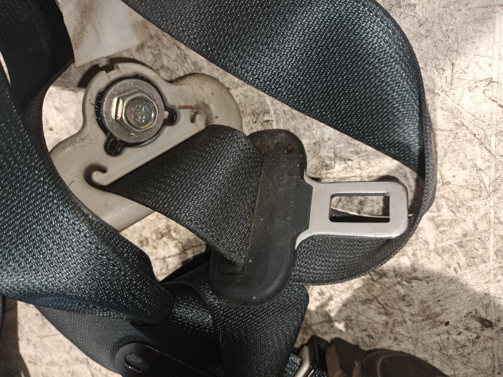 View Auto part Seatbelt/Stalk Nissan Navara 2017