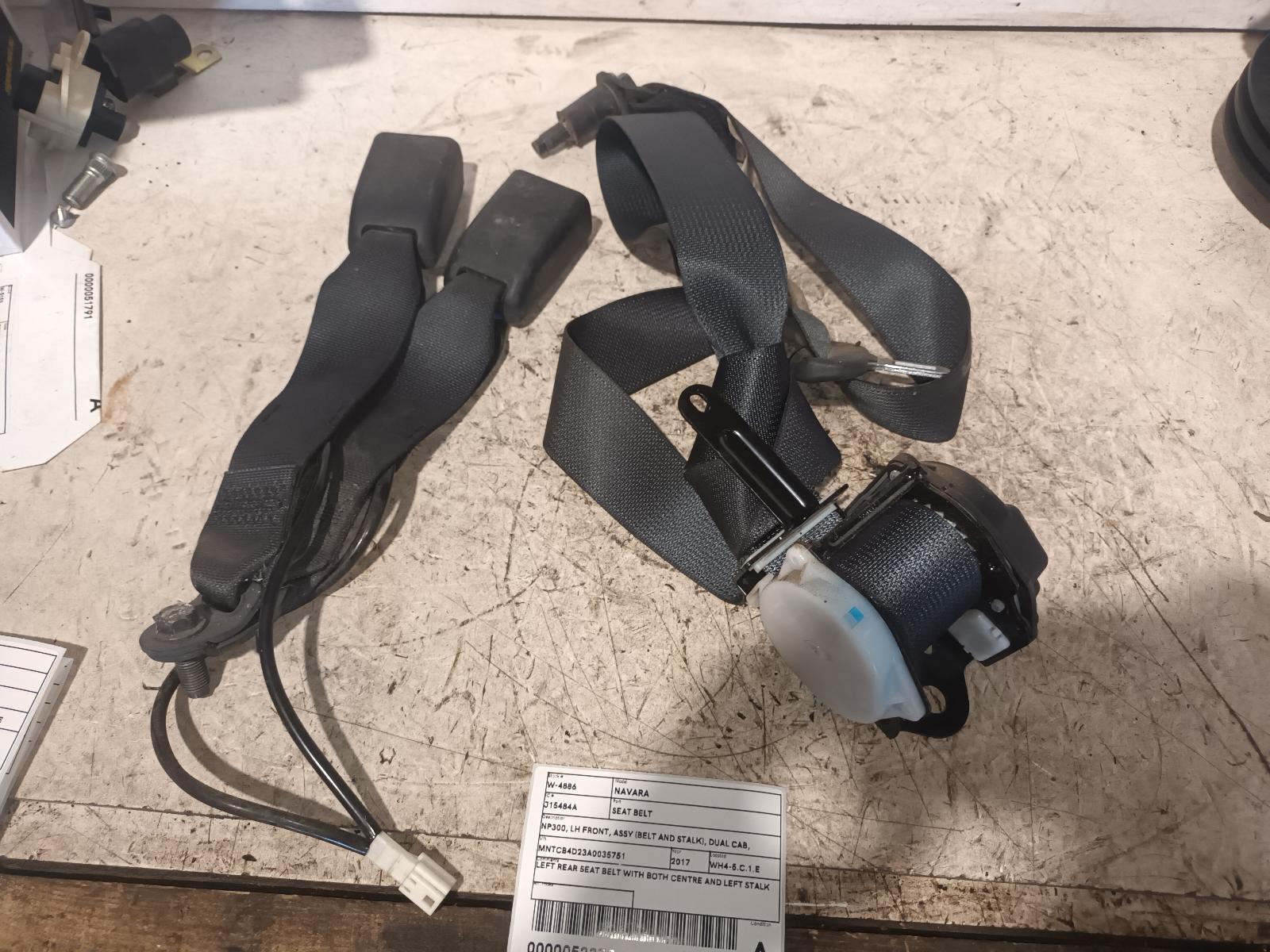 View Auto part Seatbelt/Stalk Nissan Navara 2017