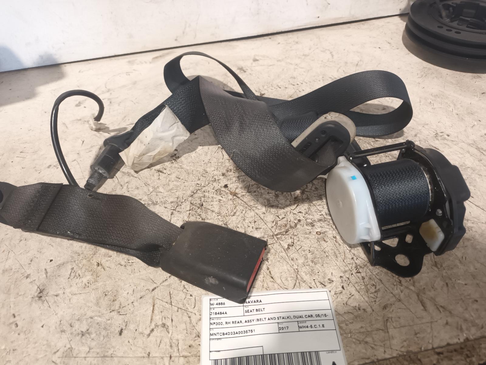 View Auto part Seatbelt/Stalk Nissan Navara 2017