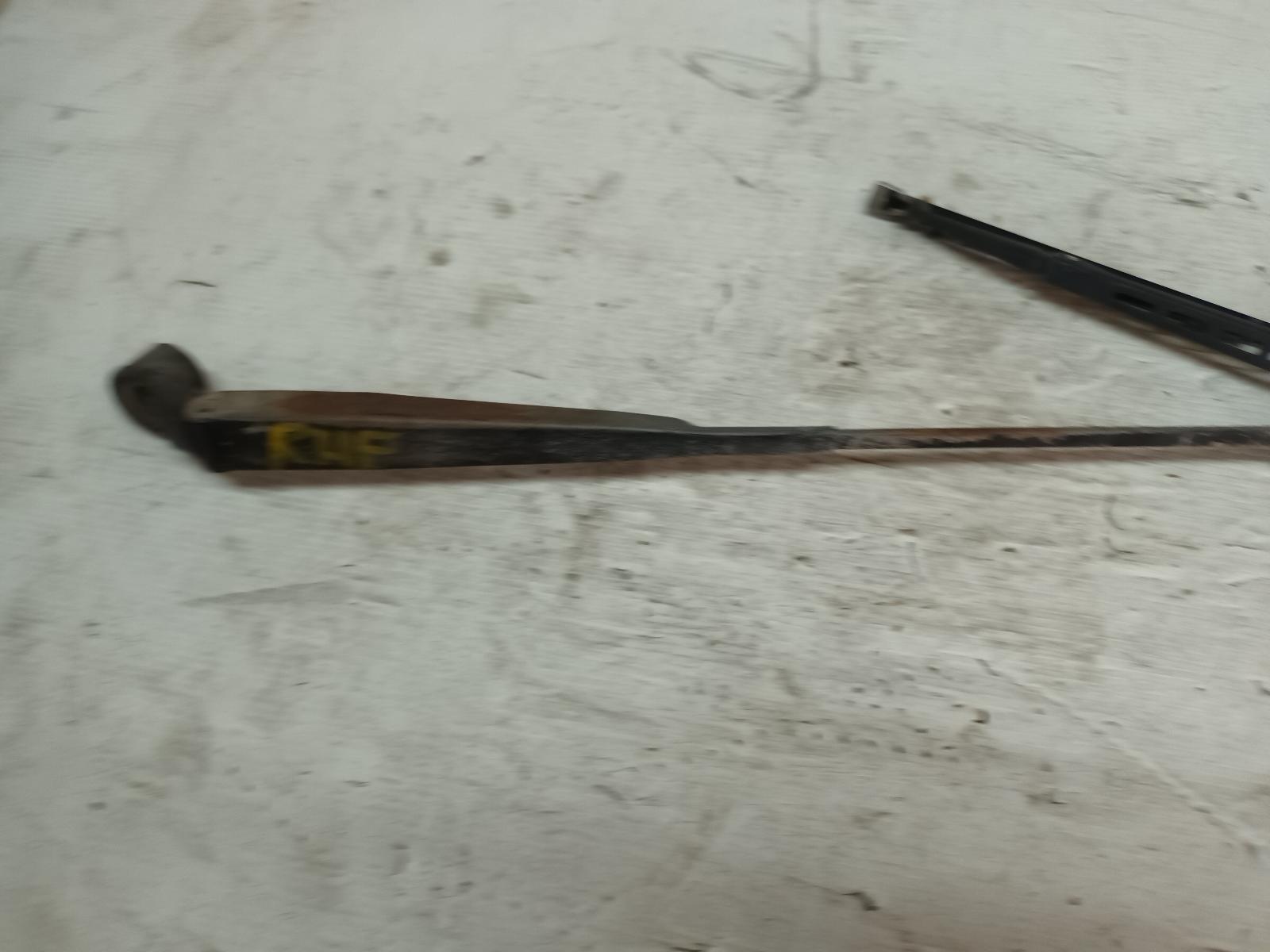 1990 Toyota Hilux Wiper Arm View Auto part Wiper Arm Toyota Hilux 1990