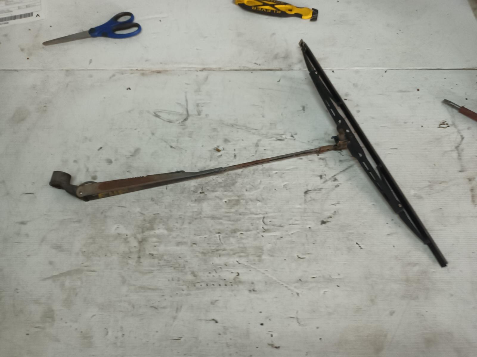 1990 Toyota Hilux Wiper Arm View Auto part Wiper Arm Toyota Hilux 1990