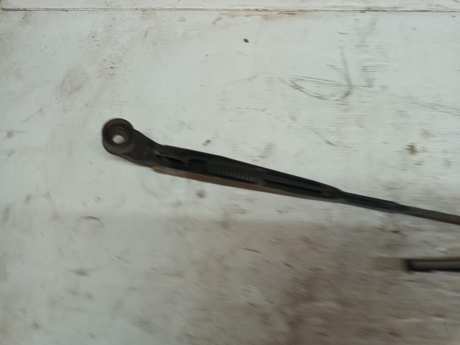 1990 Toyota Hilux Wiper Arm View Auto part Wiper Arm Toyota Hilux 1990