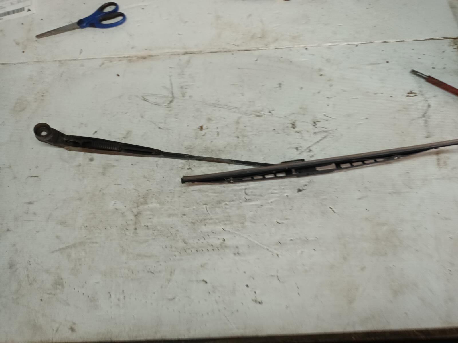 1990 Toyota Hilux Wiper Arm View Auto part Wiper Arm Toyota Hilux 1990