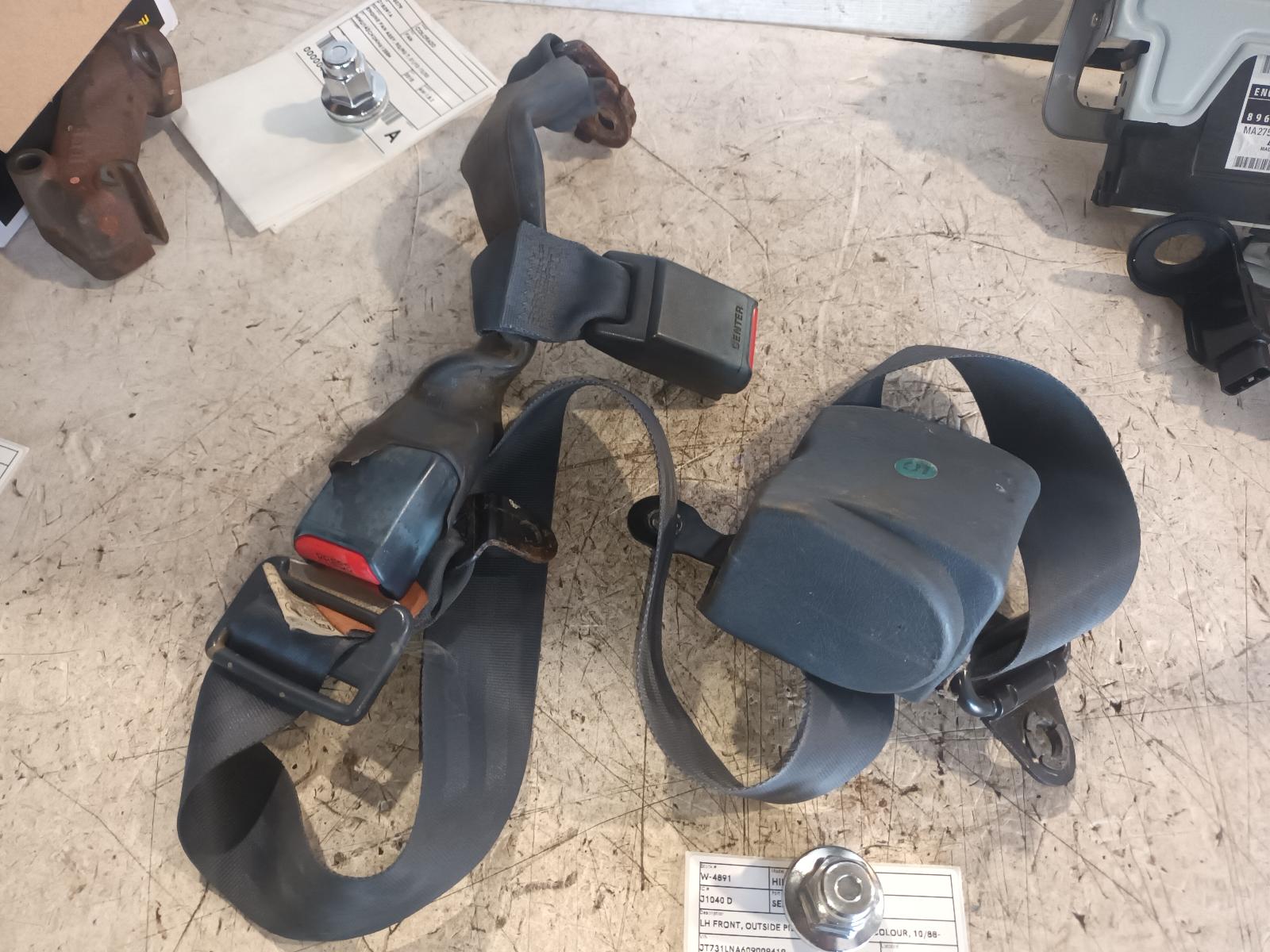 1990 Toyota Hilux Seatbelt/Stalk View Auto part Seatbelt/Stalk Toyota Hilux 1990