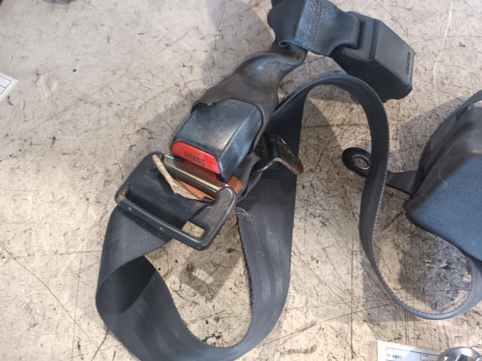 1990 Toyota Hilux Seatbelt/Stalk View Auto part Seatbelt/Stalk Toyota Hilux 1990