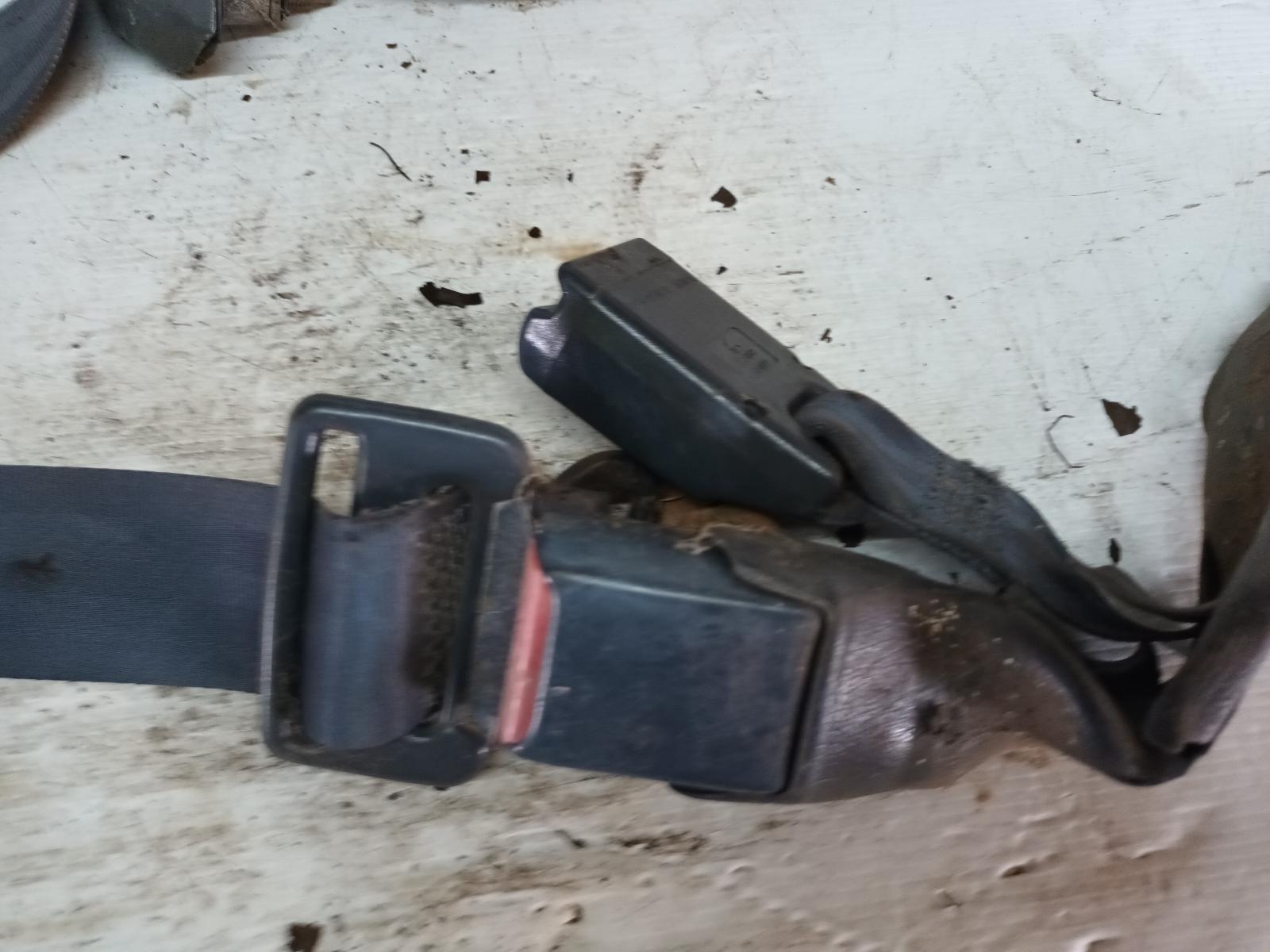 1990 Toyota Hilux Seatbelt/Stalk View Auto part Seatbelt/Stalk Toyota Hilux 1990