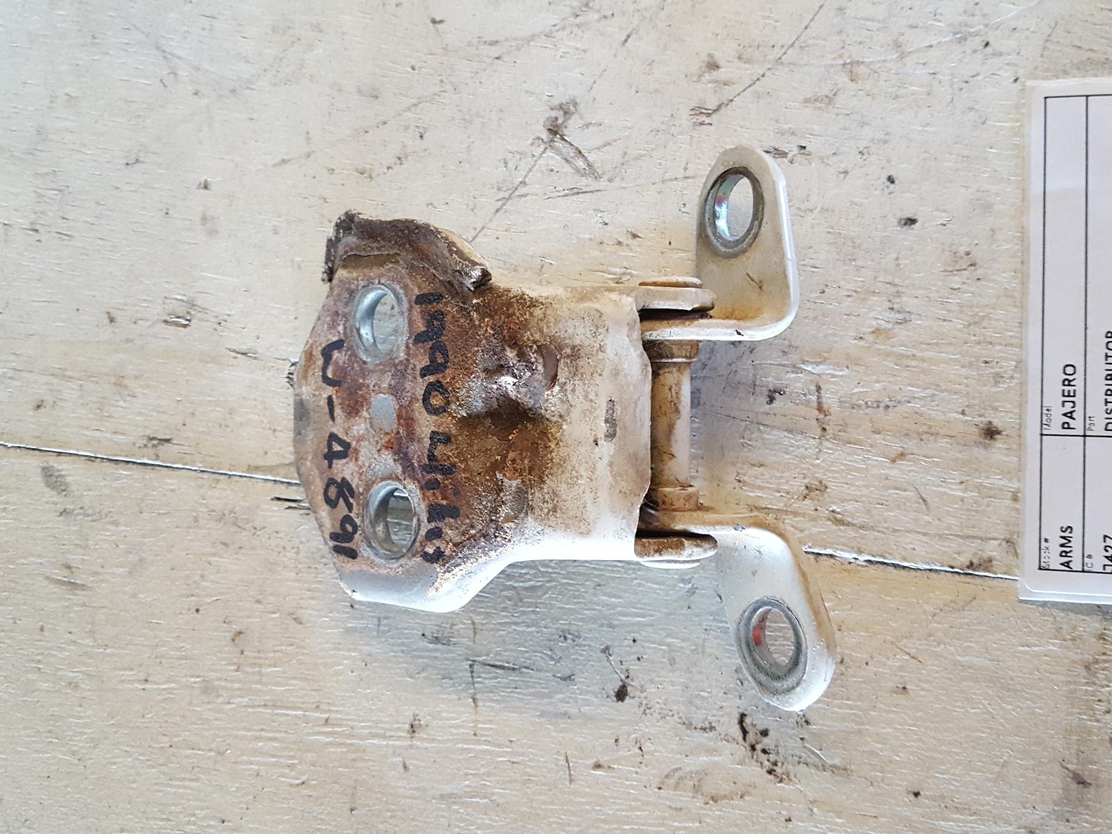 View Auto part Door Hinge/Runner Toyota Hilux 1990